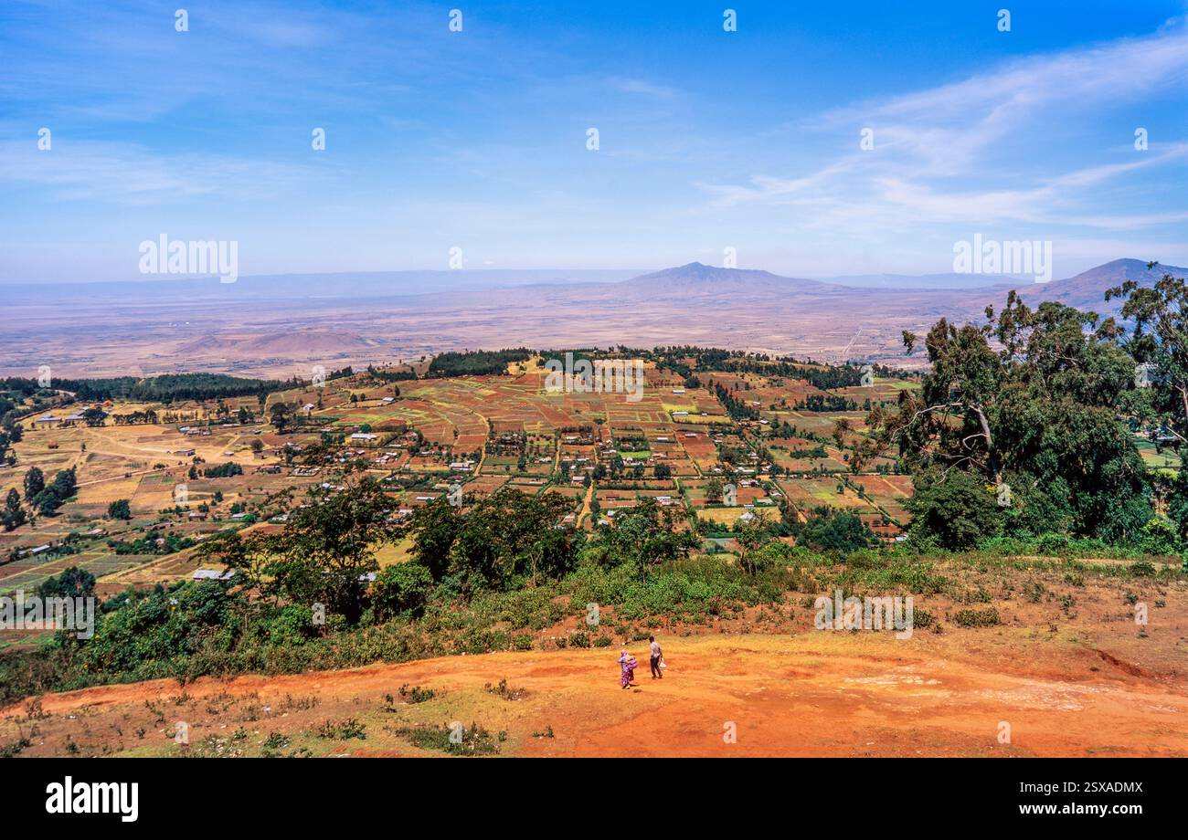 Valley scale hi-res stock photography and images - Alamy
