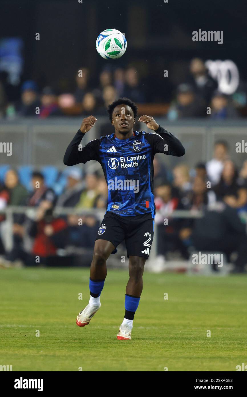 San Jose Earthquakes midfielder Jamar Ricketts (2) controls the ball