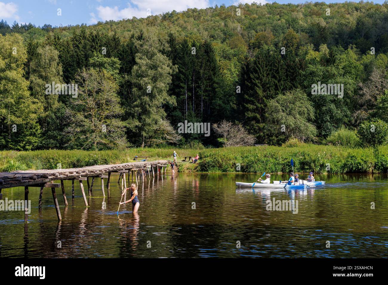 Kayaks at the Hurdle bridge, Pont de claies, River Semois, Laforet, Namur, Belgium Stock Photo