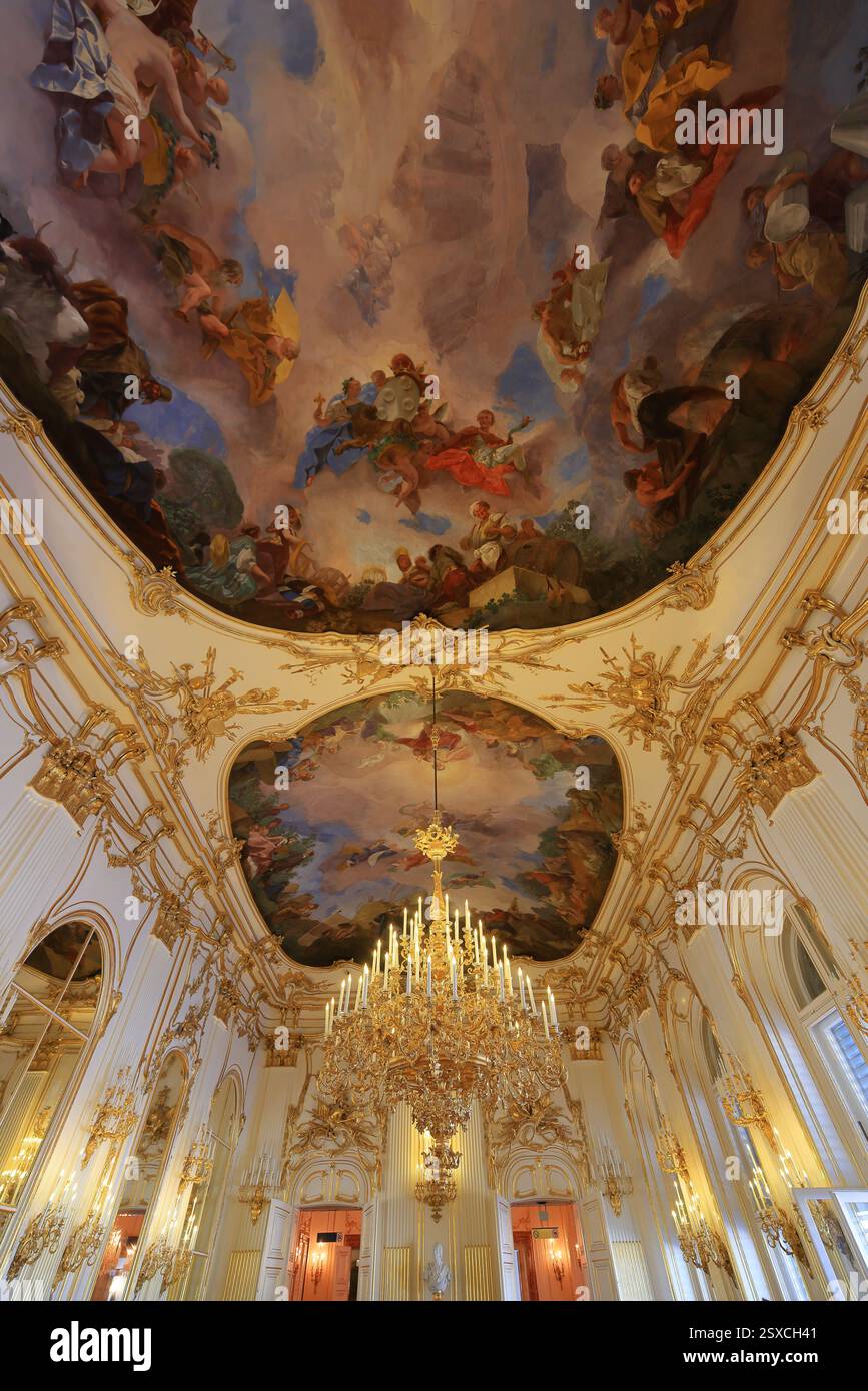 Austria Rococo Schonbrunn Palace (Schloss Schonbrunn), a summer palace with rococo ...