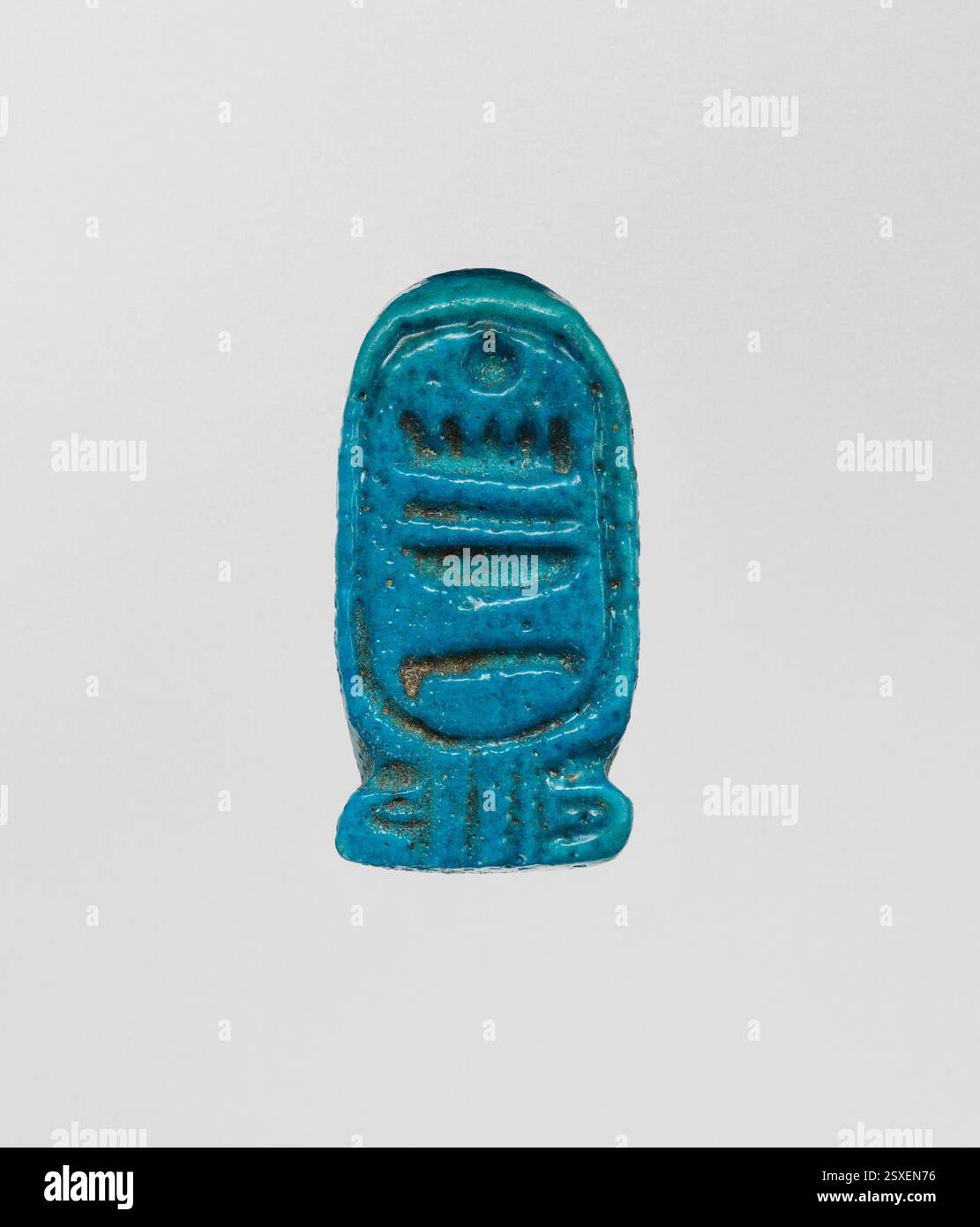 Ring with a signet hi-res stock photography and images - Page 2 - Alamy