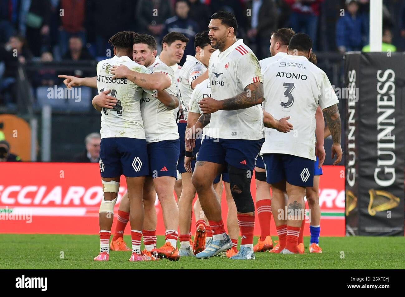 France players celebrate during the Guinness Six Nations 2025 match ...