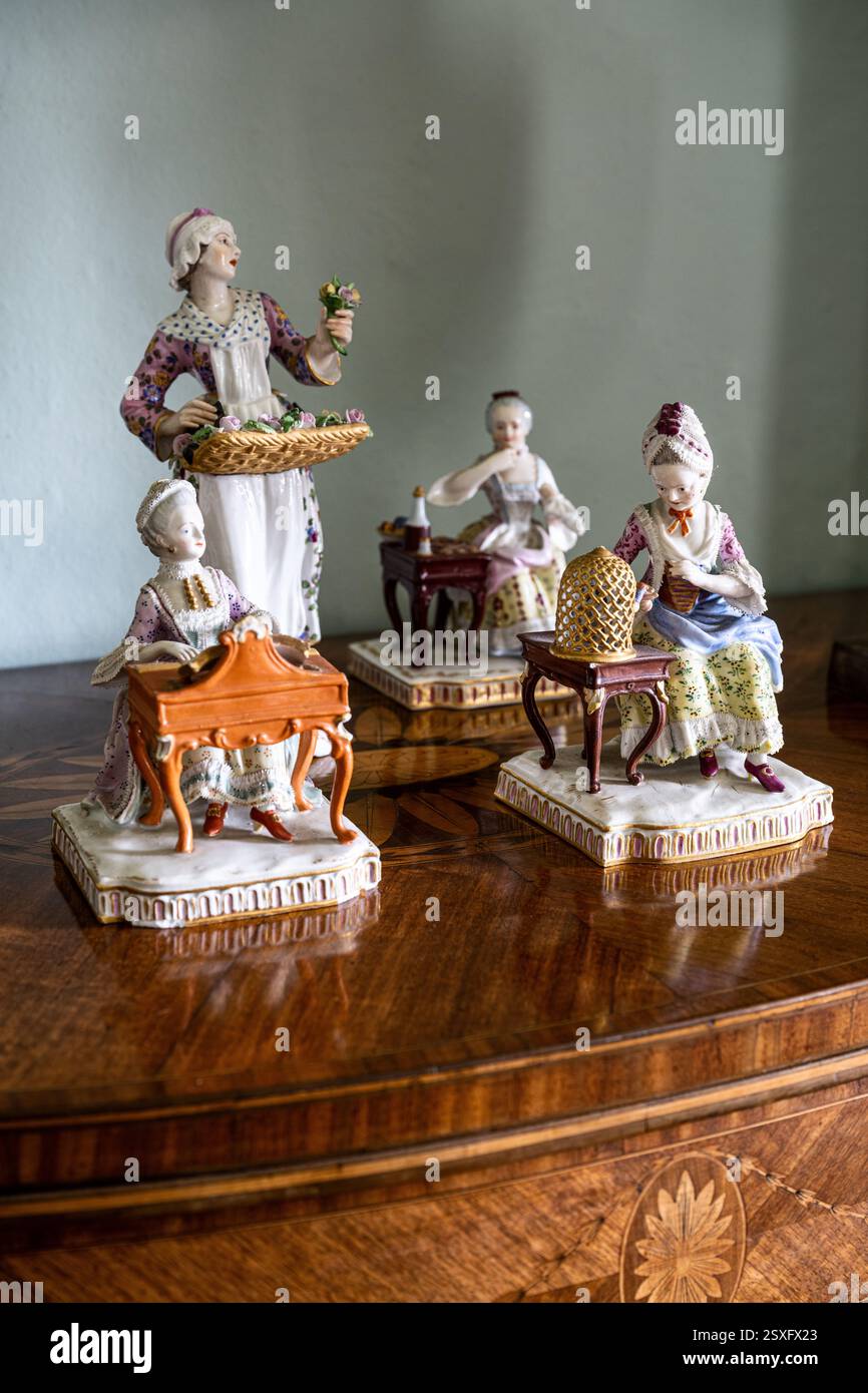 18th century women england hi-res stock photography and images - Alamy