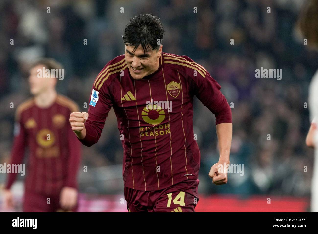 Eldor Shomurodov celebrating a goal for AS Roma