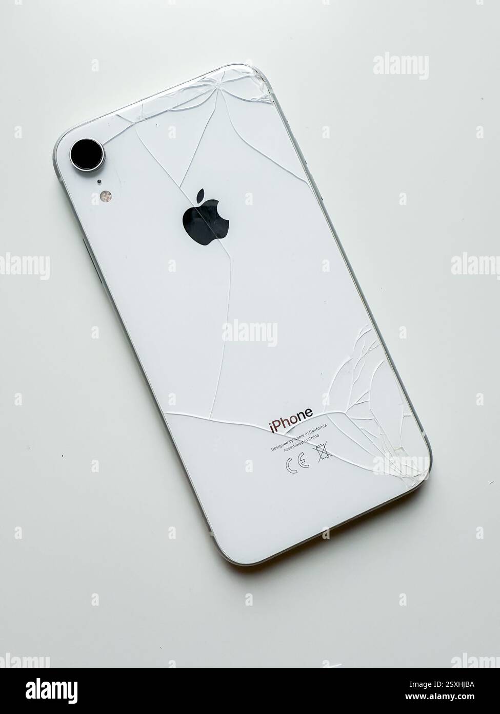 Iphone xr hi-res stock photography and images - Alamy