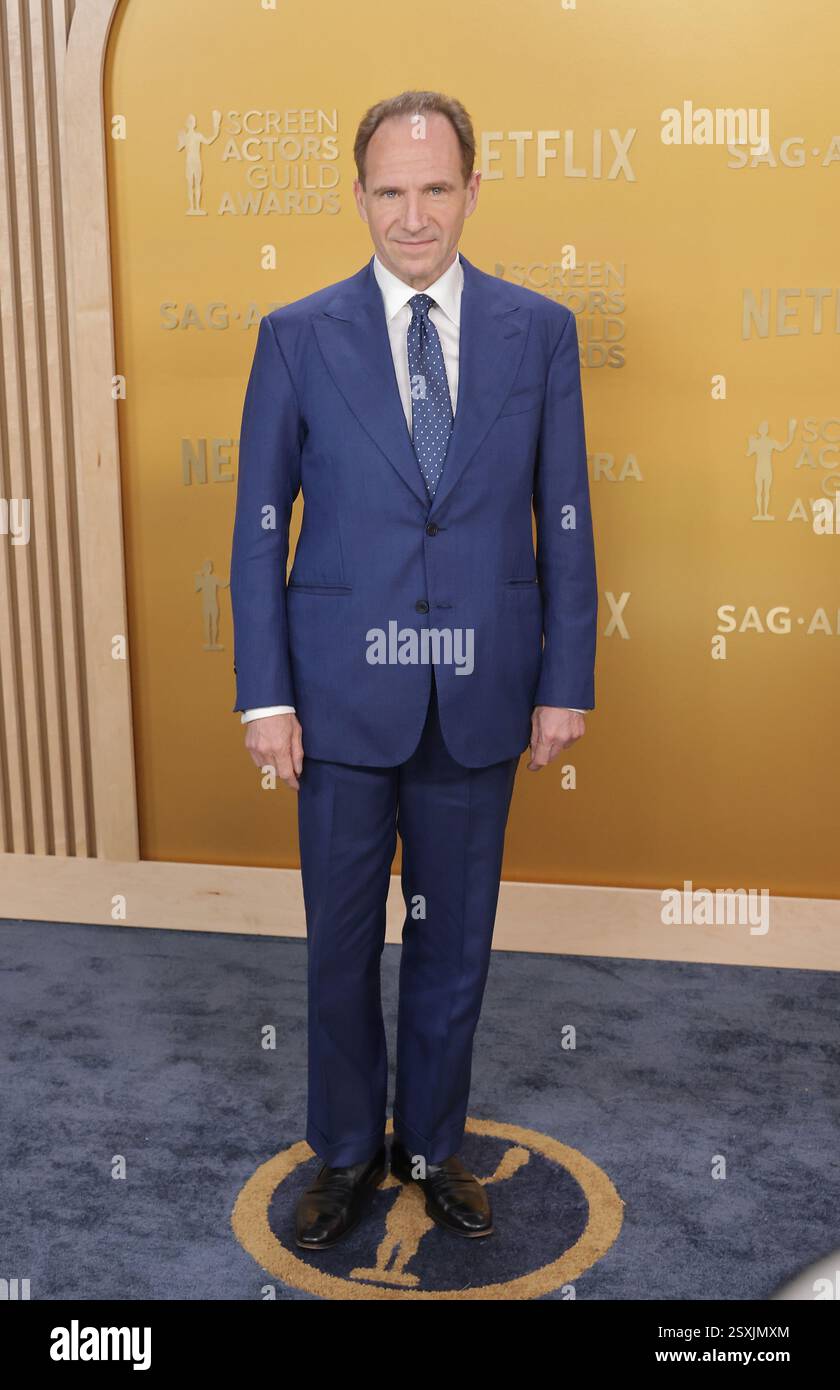 Ralph Fiennes attends the 31st Annual Screen Actors Guild Awards at ...