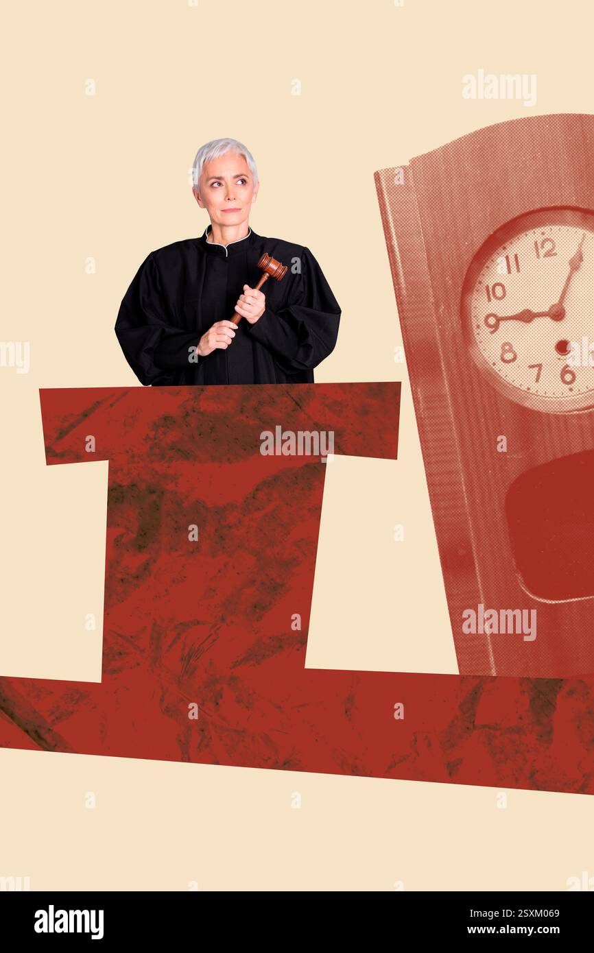 Judge Clock Judge hammer clock hi-res stock photography and images - Alamy