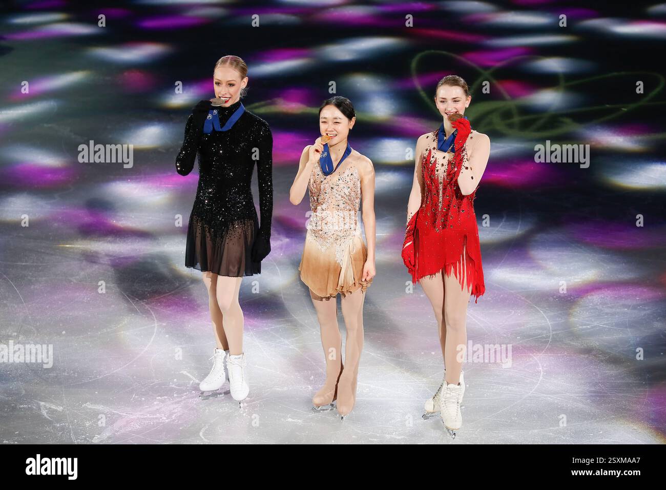 (LR) Silver medalist Bradie Tennell (USA), gold medalist Kim ChaeYeon (KOR) and bronze