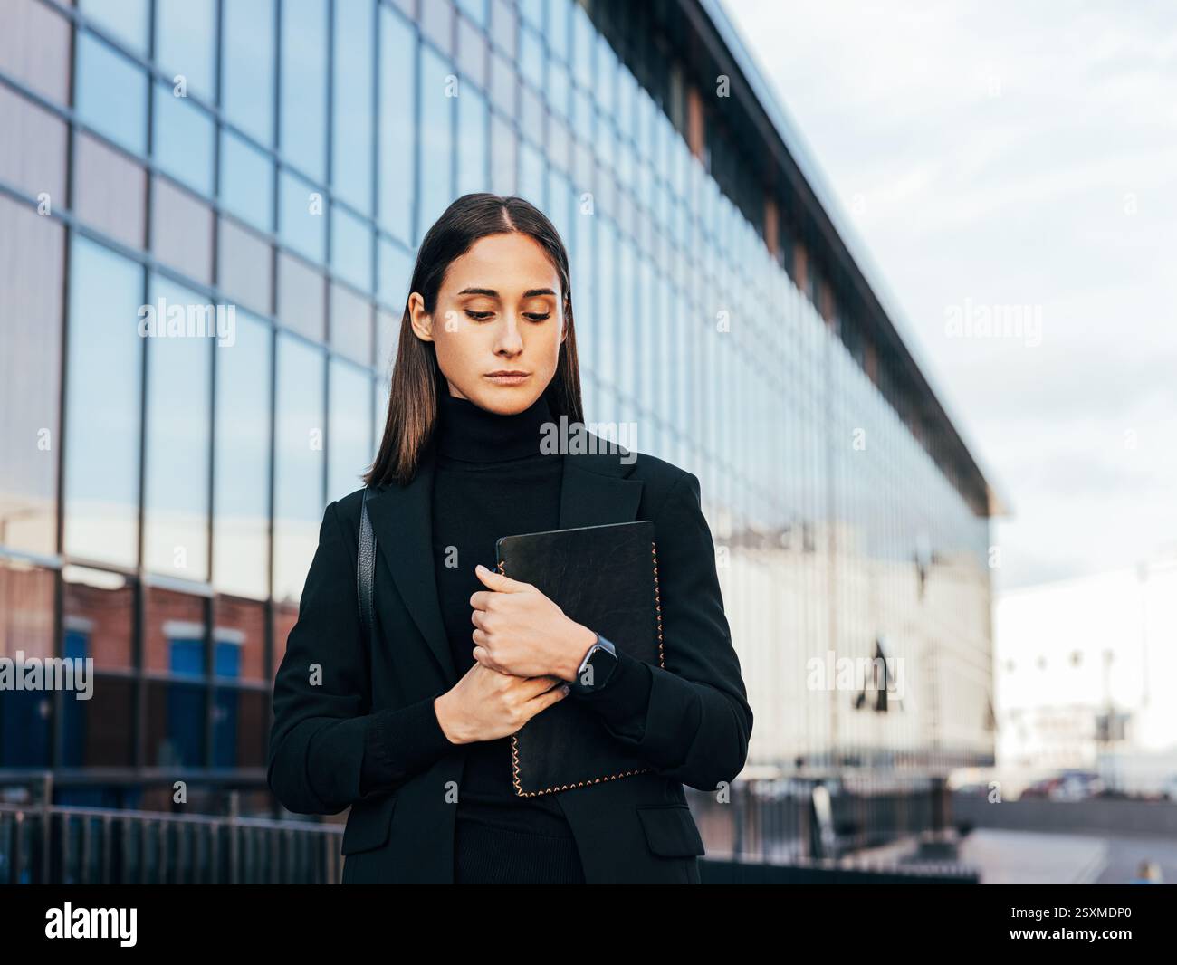 Businesswoman in formal attire hi-res stock photography and images - Alamy