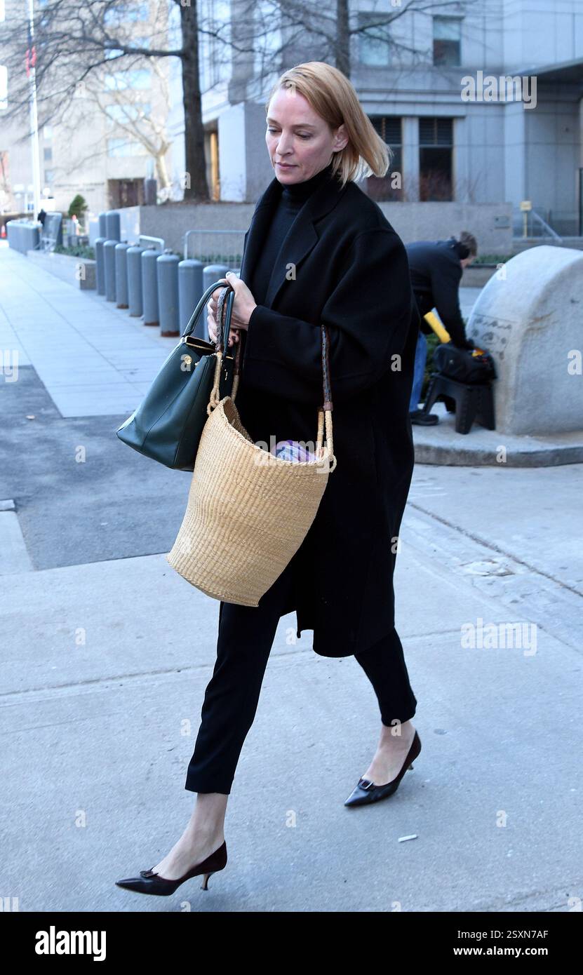 Actress Uma Thurman leaves court as she begins a custody battle with(01)