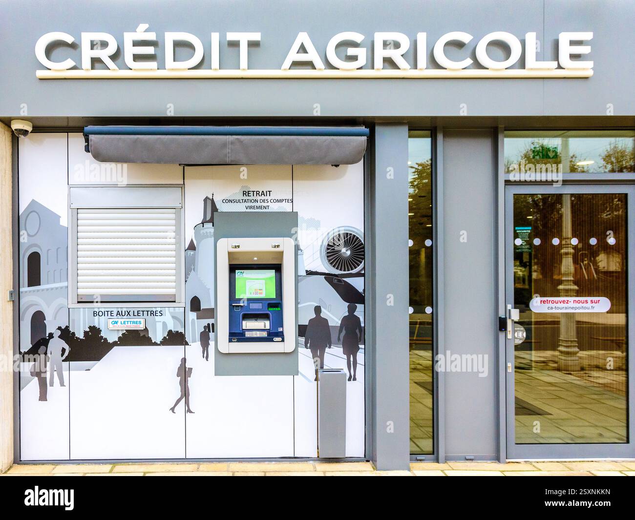 Bank credit agricole hi-res stock photography and images - Alamy
