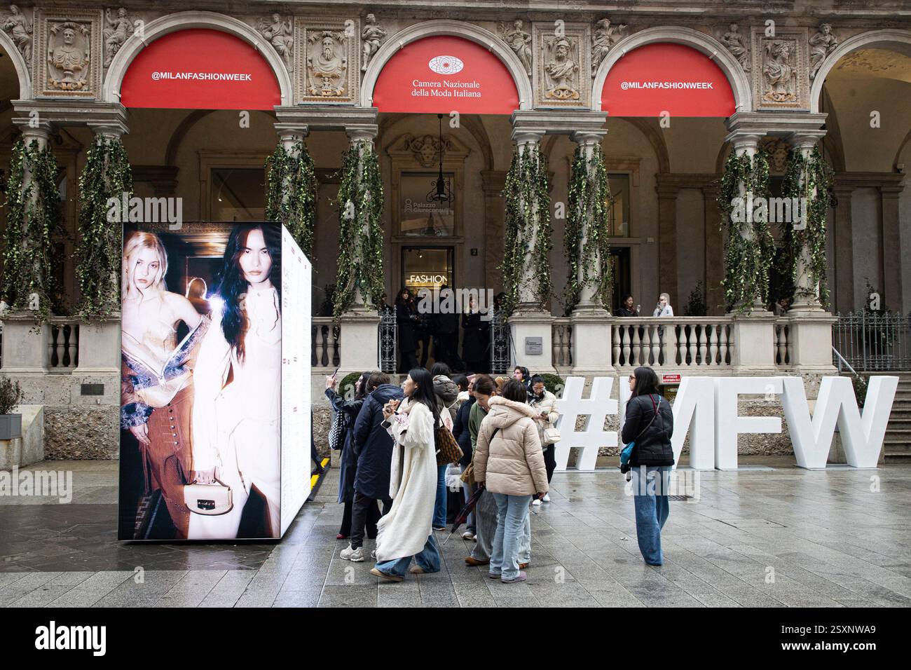Milano Fashio Week Hub Camera della Moda a Palazzo GiureconsultiMilano ...