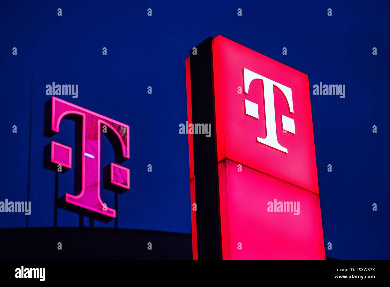Surprising Announcement Deutsche Telekom Germany Quality vs. Access: The Technical Divide