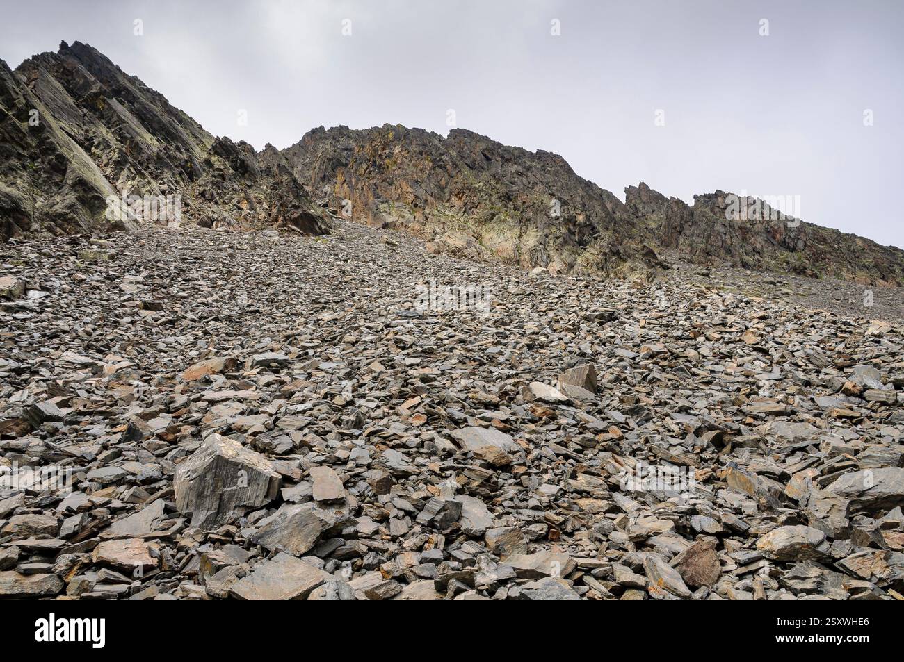 Roca encima hi-res stock photography and images - Alamy