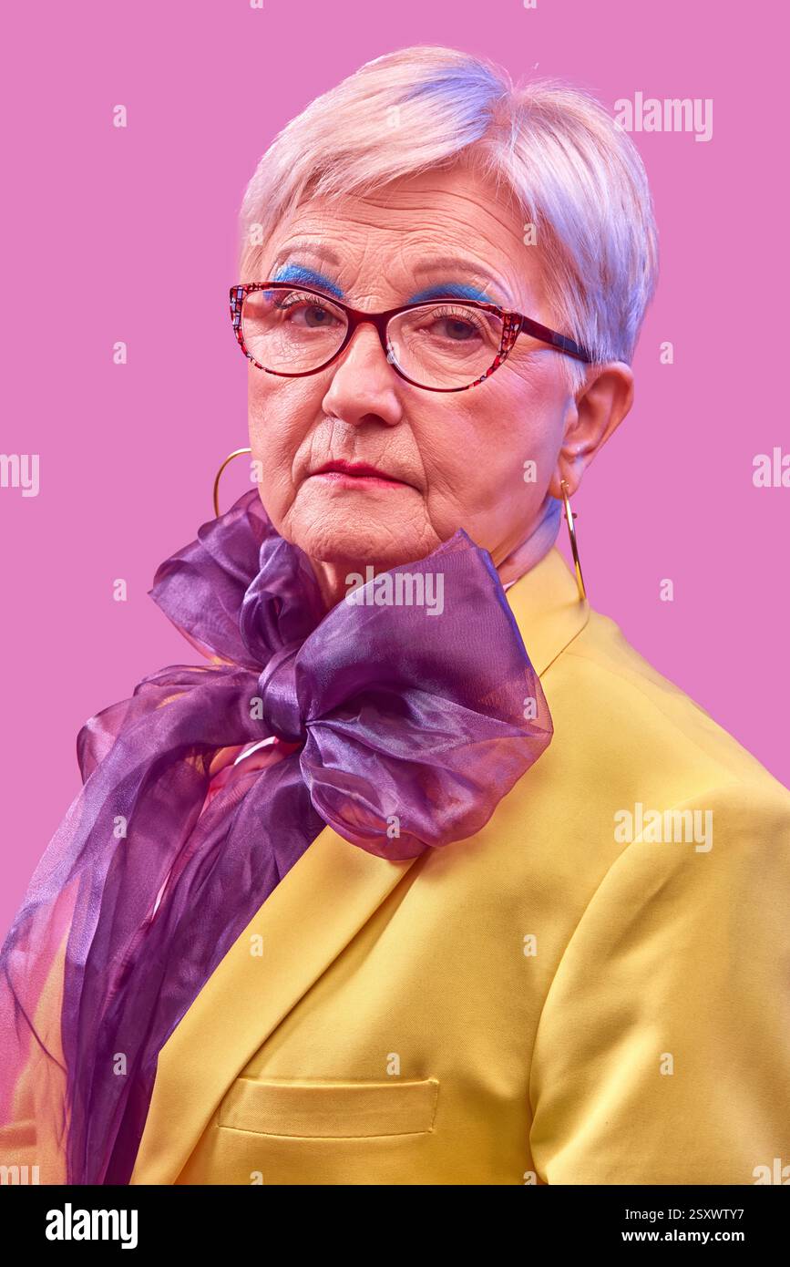 Woman wearing blazer gazing hi-res stock photography and images - Alamy