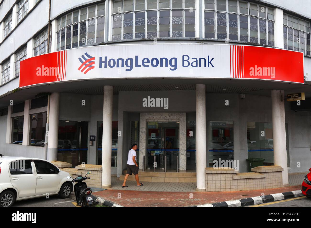 Hong leong bank hi-res stock photography and images - Alamy