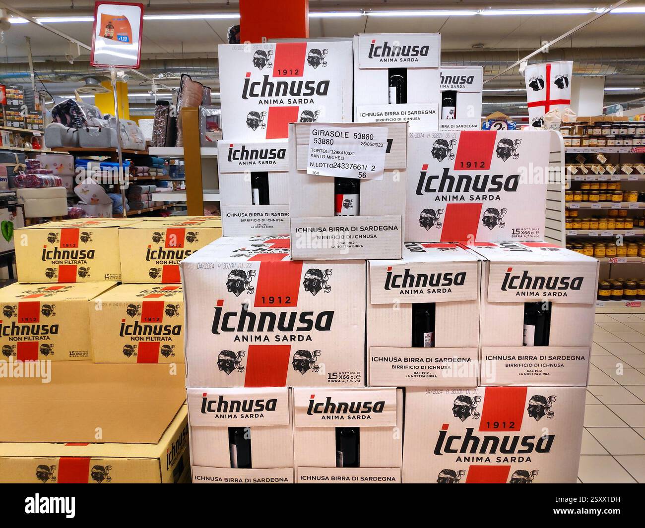 how much are cigarettes in sardinia Shopping italy supermarket hi-res stock photography and images