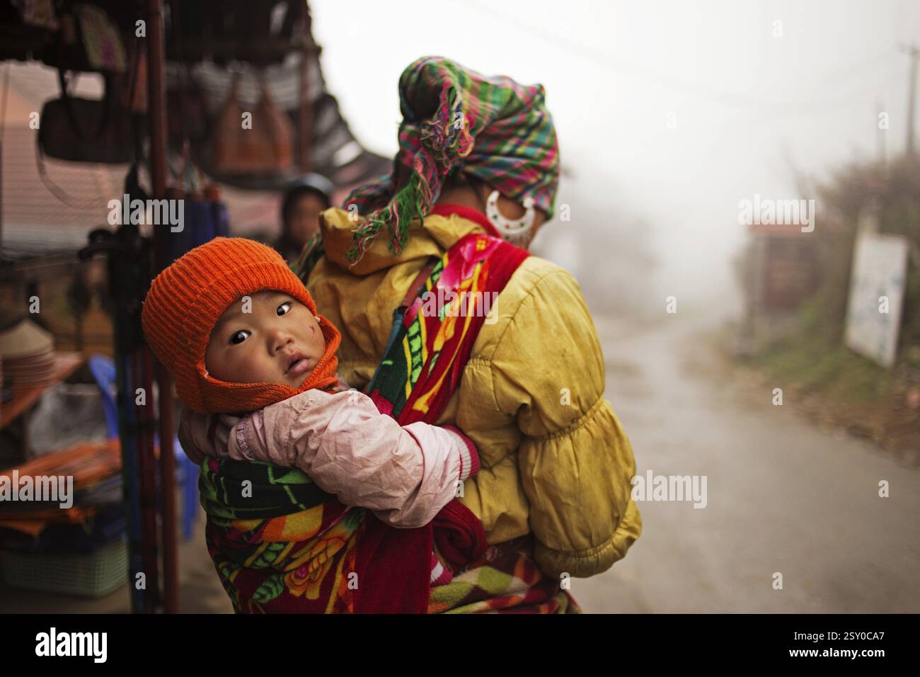 Sapa vietnam tribes hi-res stock photography and images - Alamy