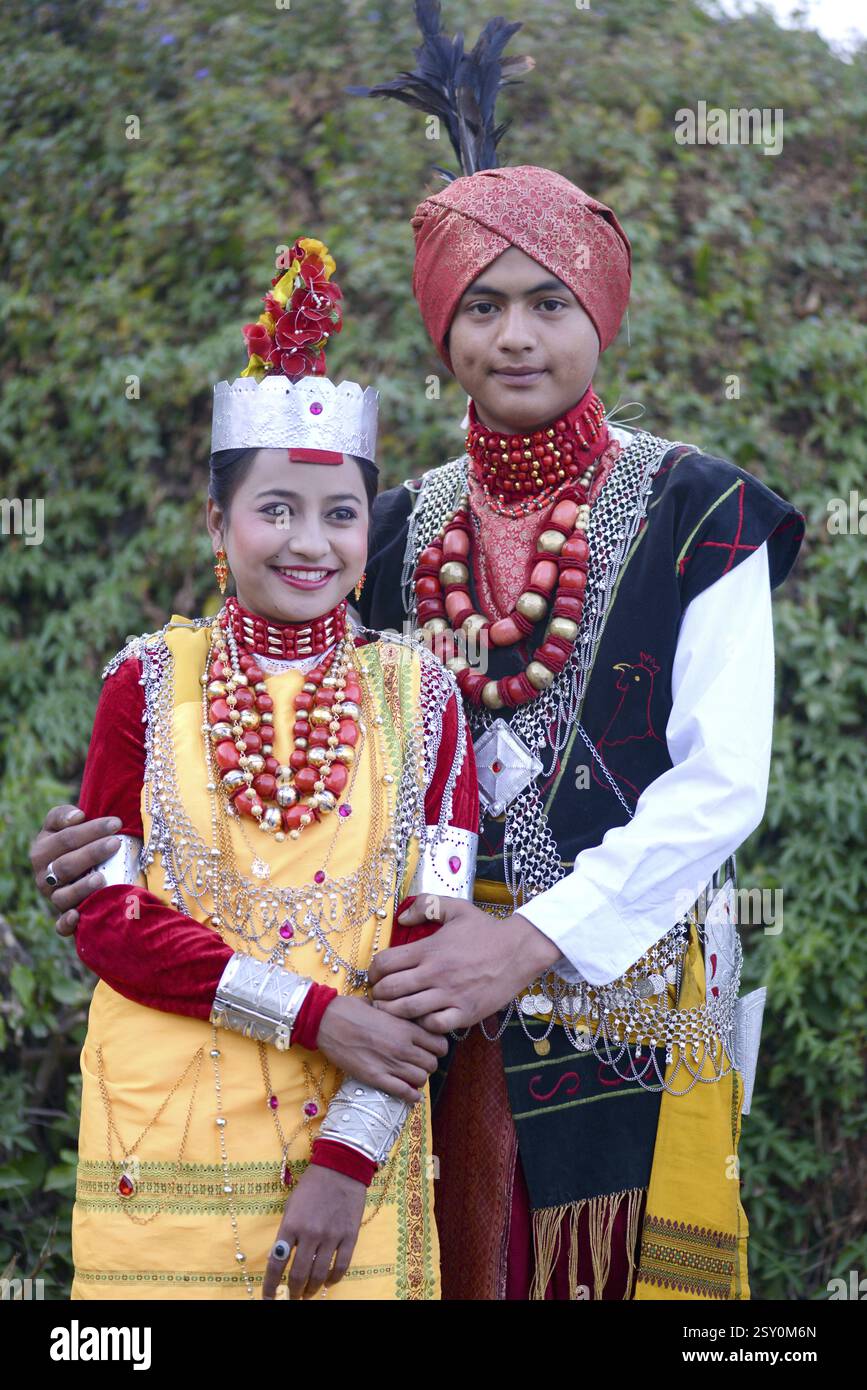 Indian couple in traditional clothes hi-res stock photography and ...