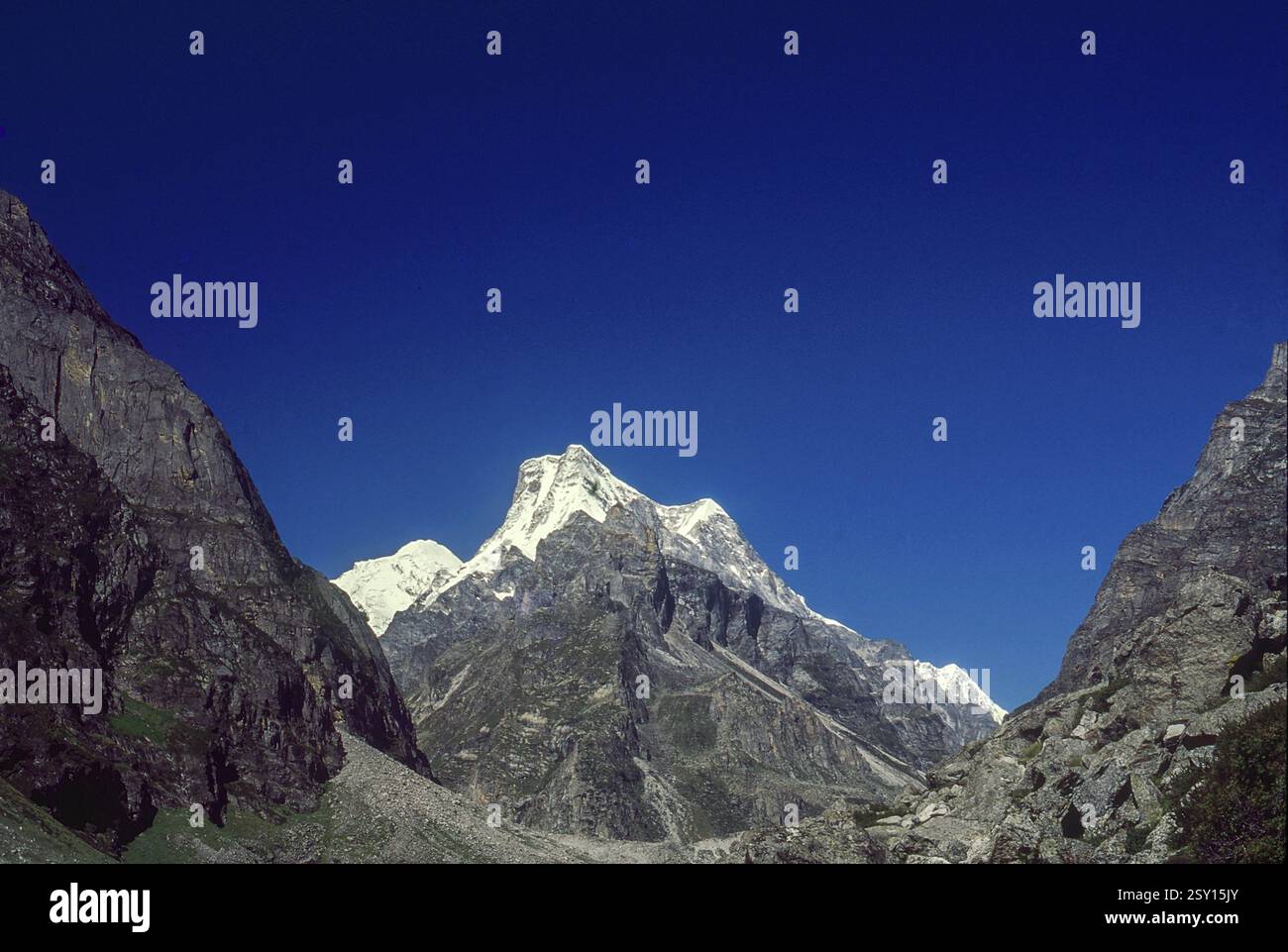 Mount kamet hi-res stock photography and images - Alamy, image size:1300x961