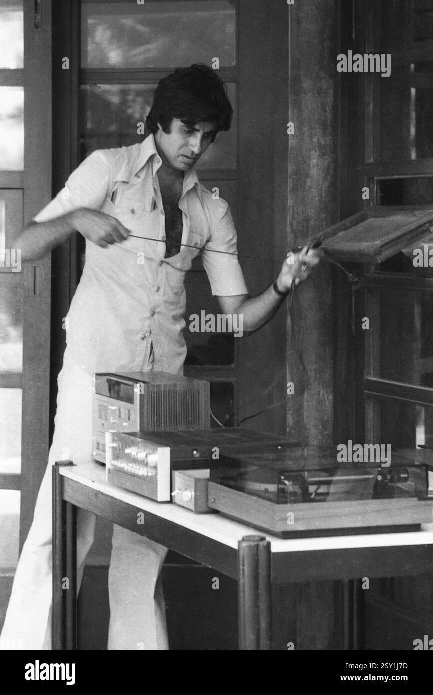 Indian Bollywood Actors Amitabh Bachchan India Asia 1980 Asia 