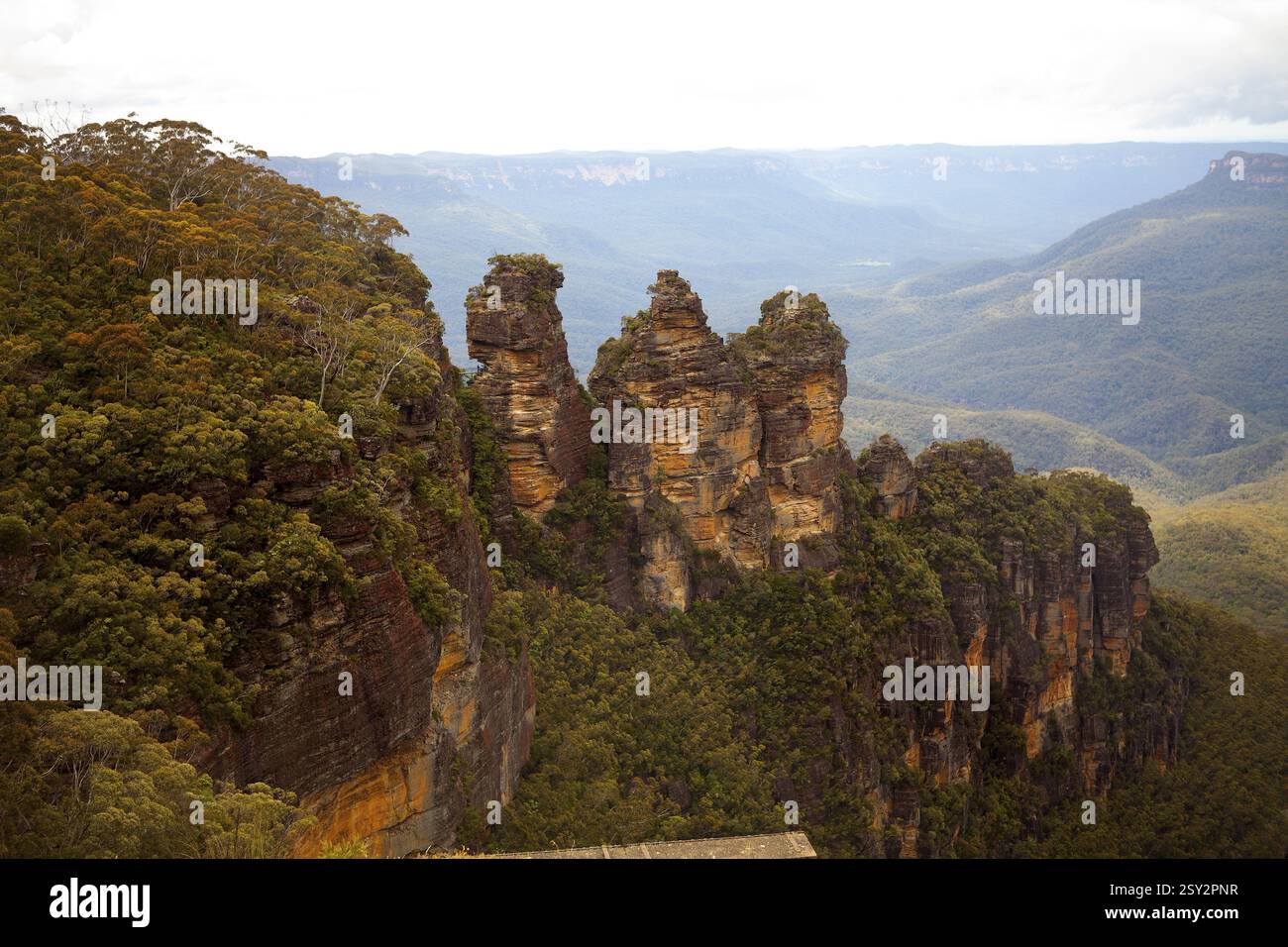 three-sisters-blue-mountains-australia-stock-photo-alamy