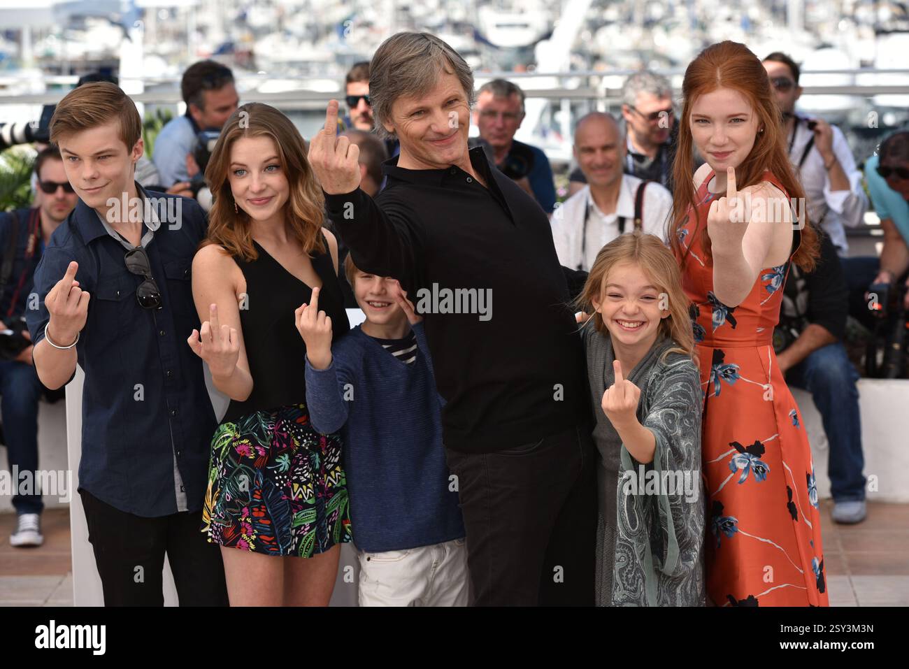 Nicolas Hamilton, Samantha Isler, Charlie Shotwell, Viggo Mortensen ...