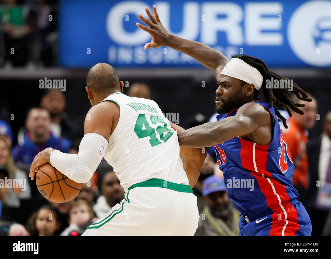 detroit-pistons-center-isaiah-stewart-28-guards-boston-celtics-center
