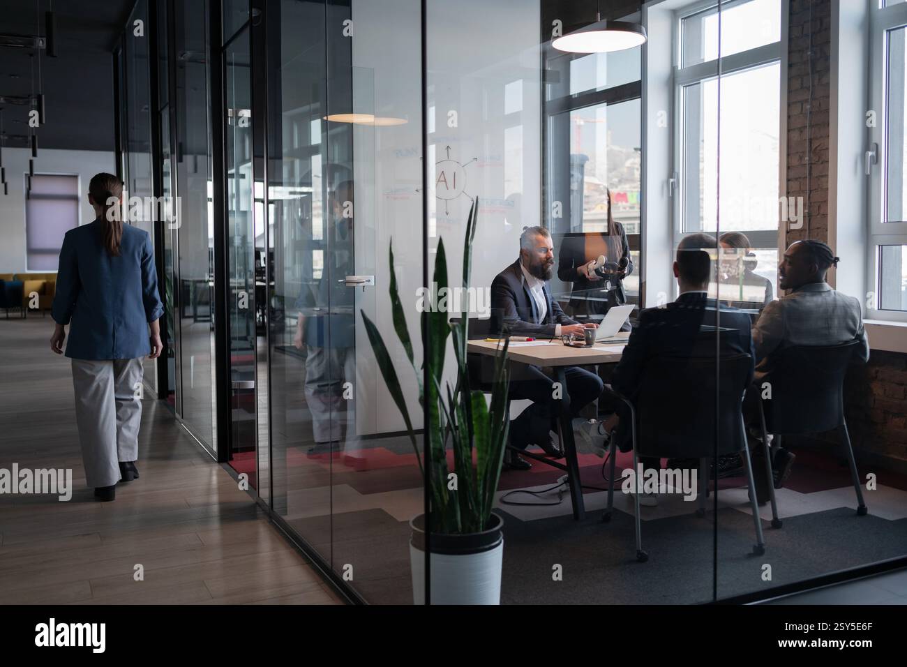Team collaboration meeting room hi-res stock photography and images - Alamy