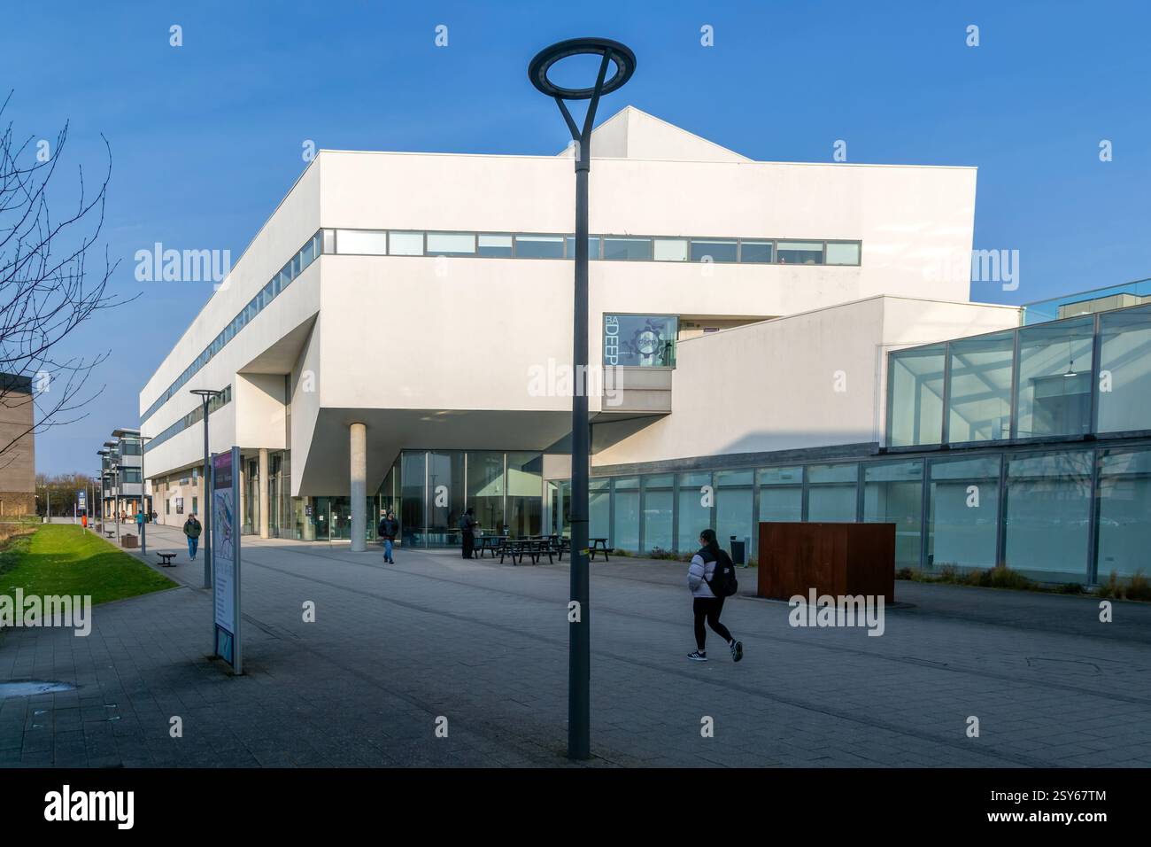 nicola-de-la-haye-building-college-of-arts-brayford-campus