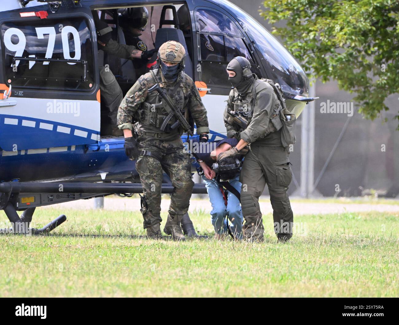 FILE - The alleged perpetrator of the knife attack in Solingen is ...