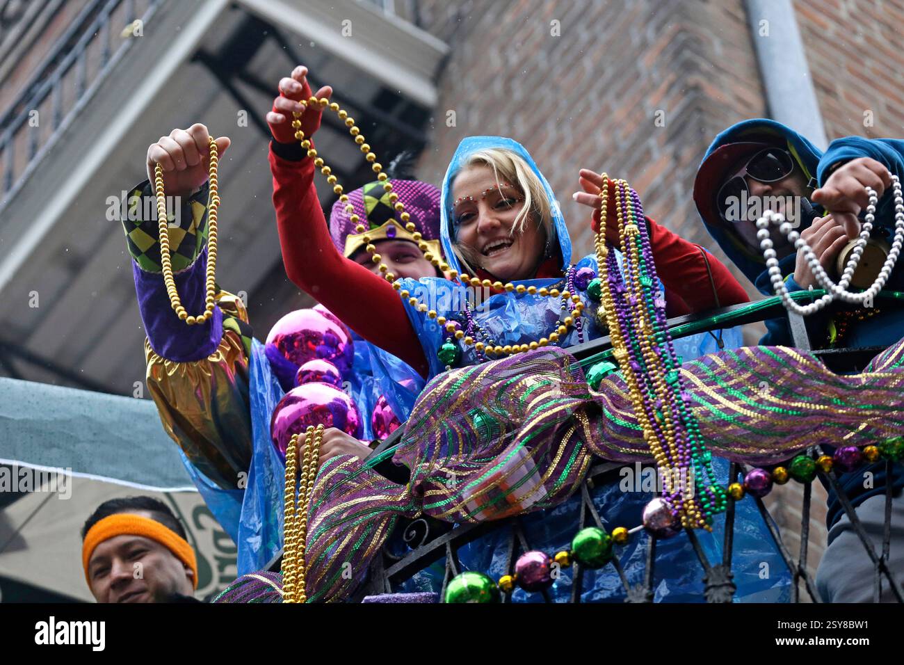 mardi gras beads in french