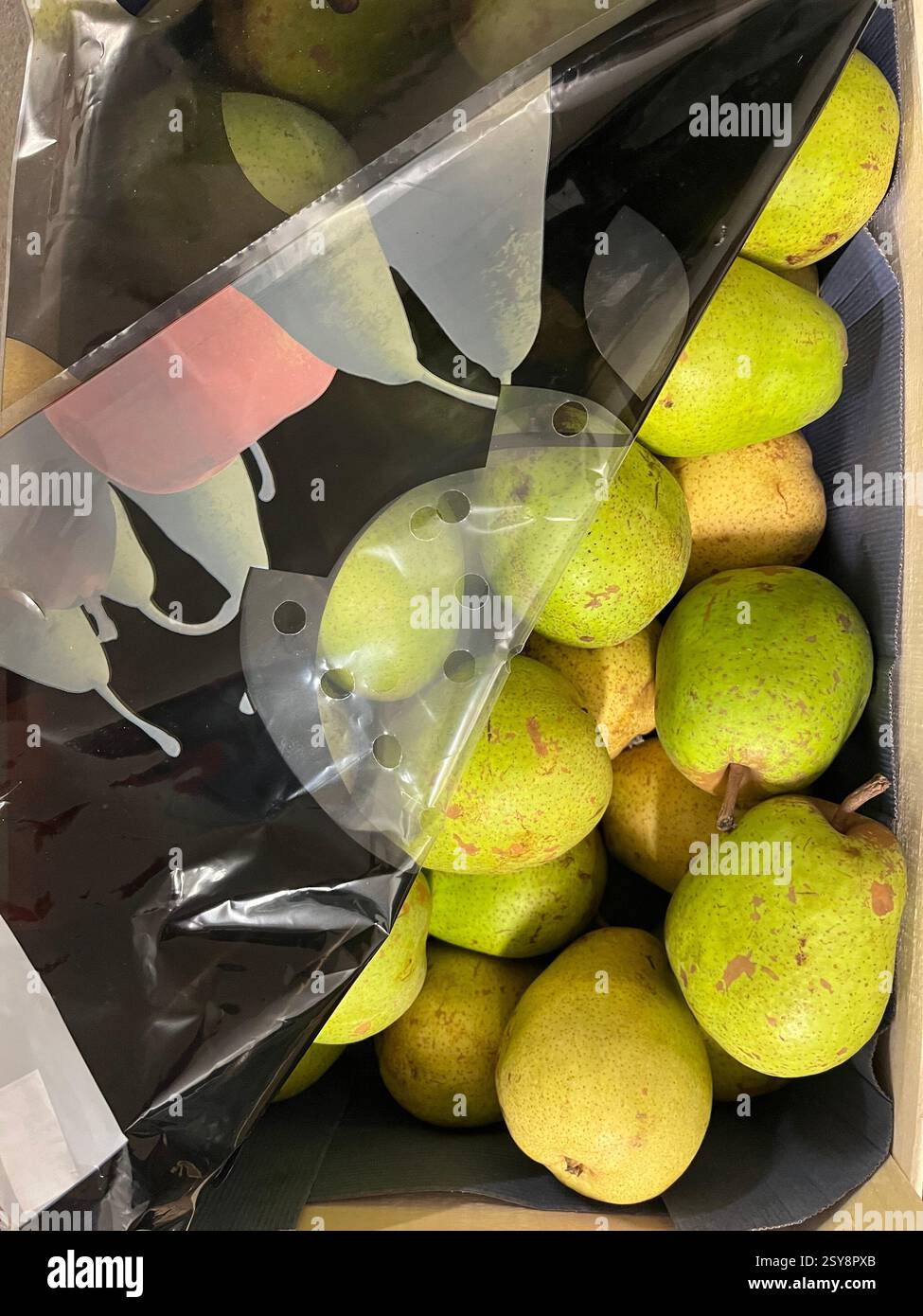fruits, warehouse, storage, crate, food, supply, produce, agriculture, food supply, logistics, vegetable storage, distribution, supply chain Stock Photo
