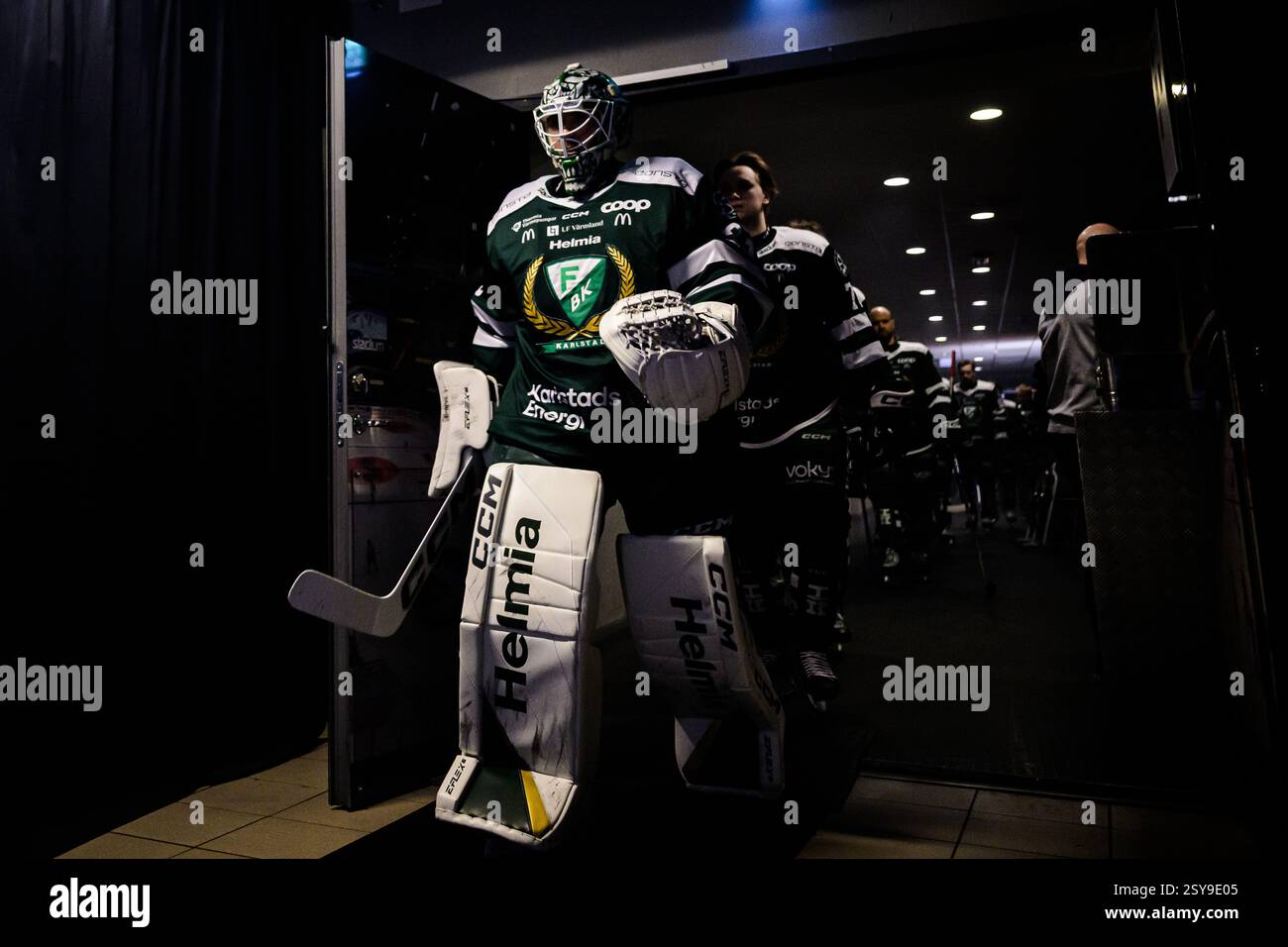 250227 Färjestads målvakt Maxime Lagacé inför ishockeymatchen i SHL ...