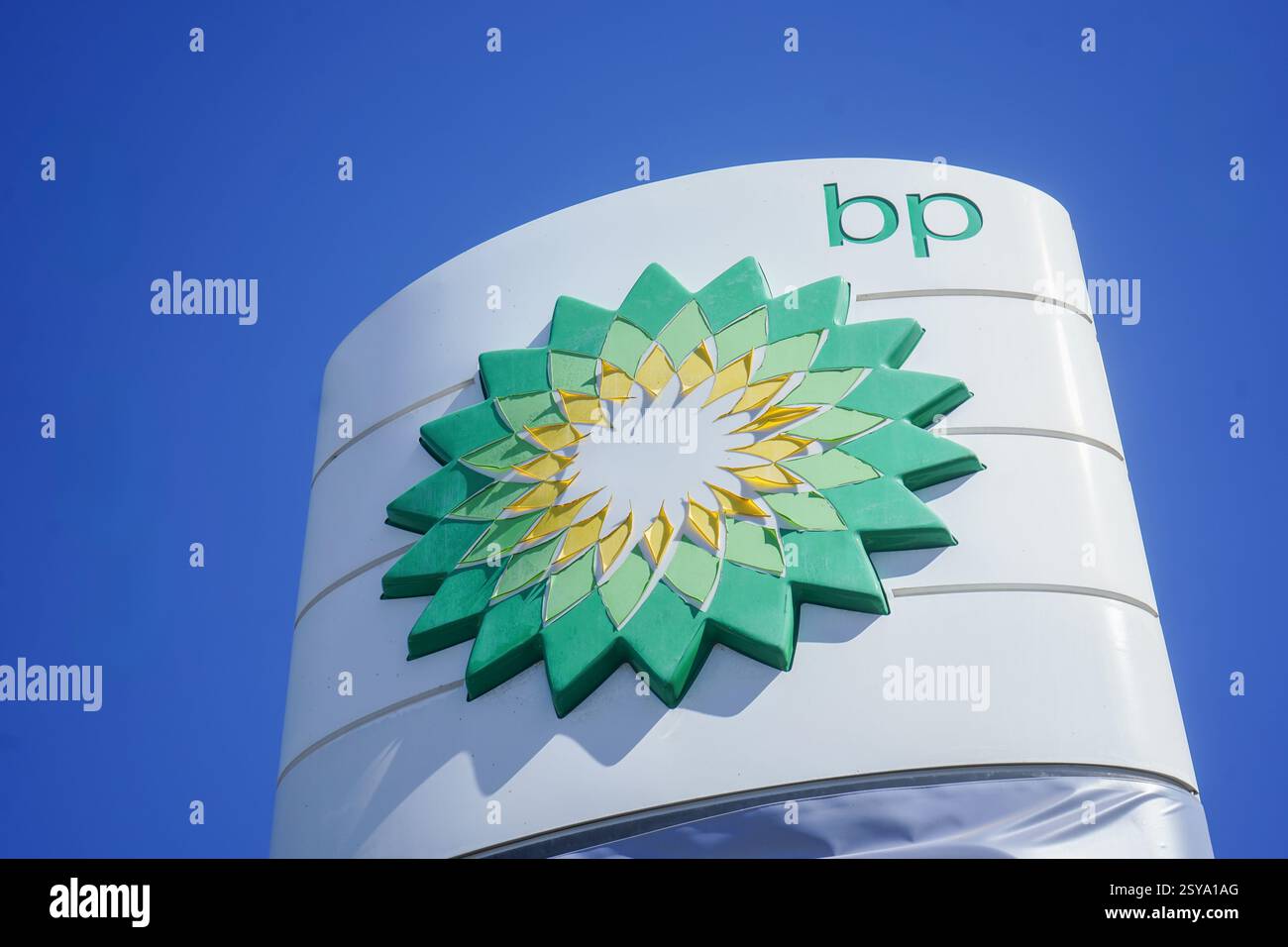 adelaide-australia-28-february-2025-a-bp-petrol-station-in-adelaide