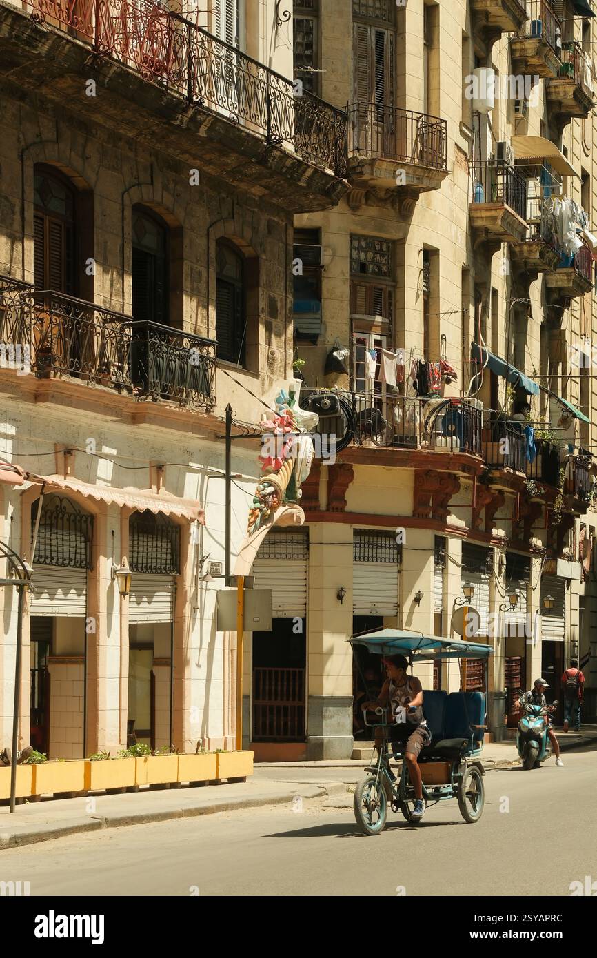 Latin america cycling hi-res stock photography and images - Page 4 - Alamy, image size:866x1390