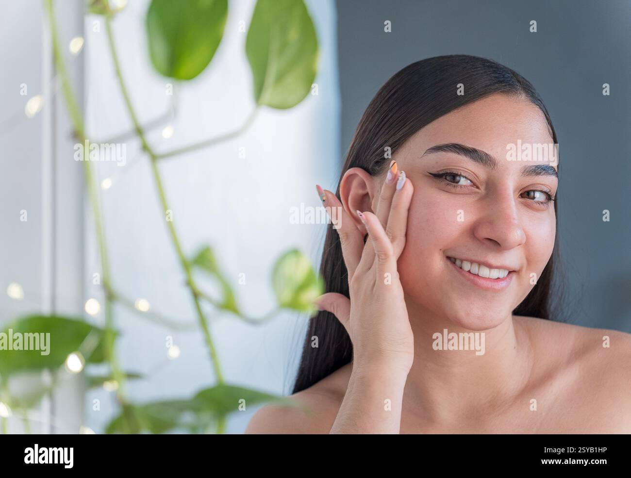 Skin glow face hi-res stock photography and images - Alamy