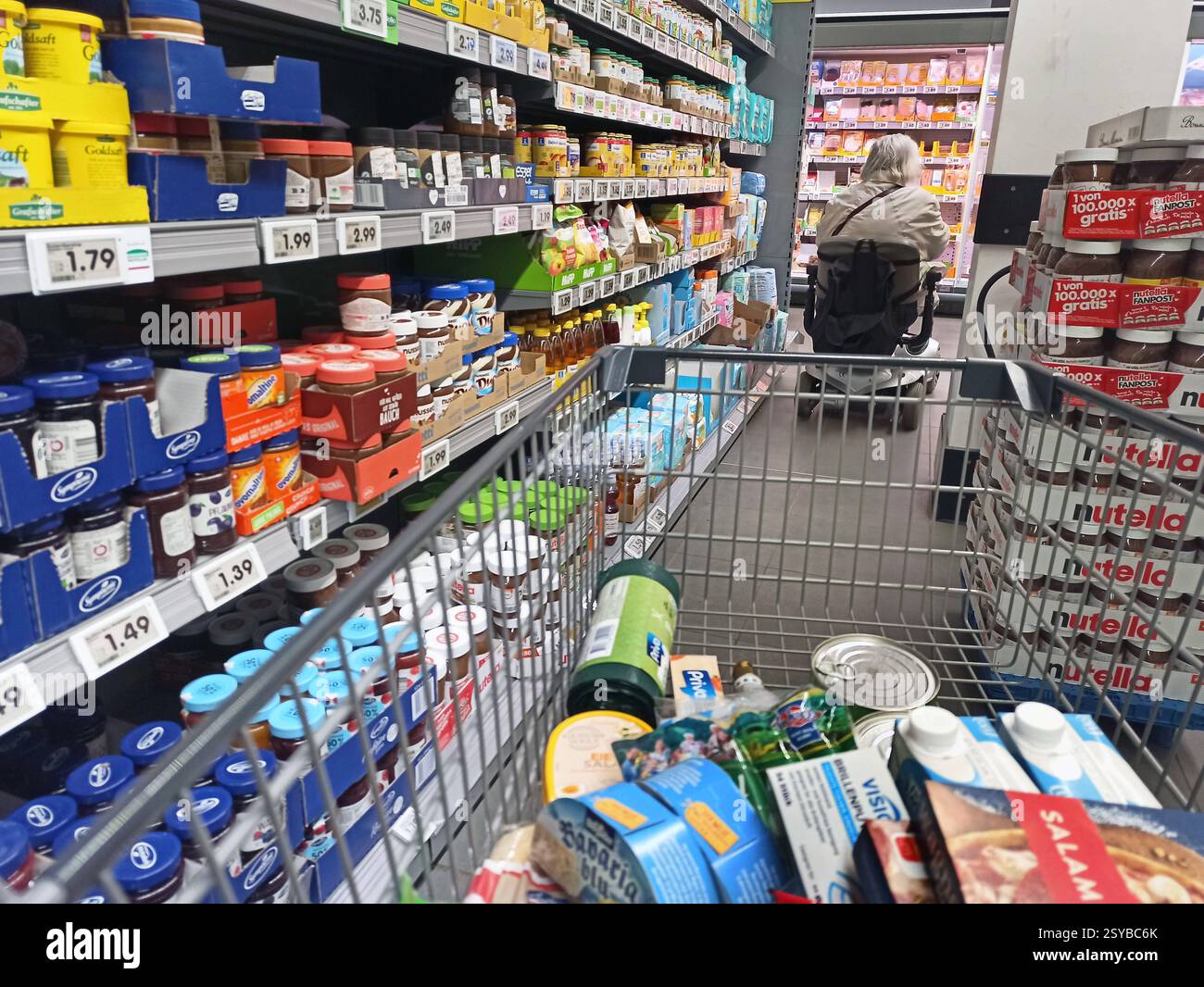 Netto-Einkauf zu Zeiten von Inflation. Netto-Einkauf in einem ...