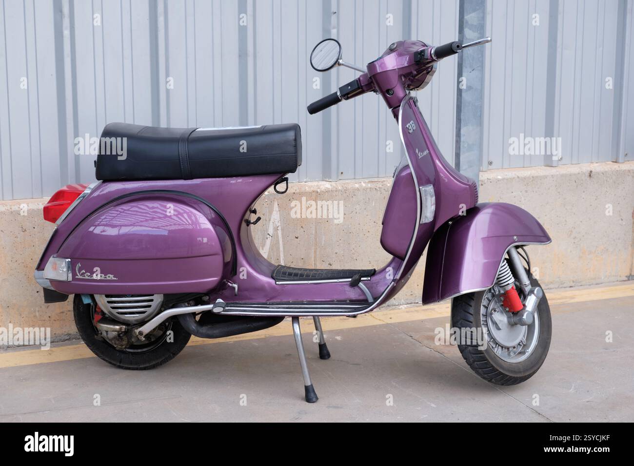Vespa p200e hi-res stock photography and images - Alamy