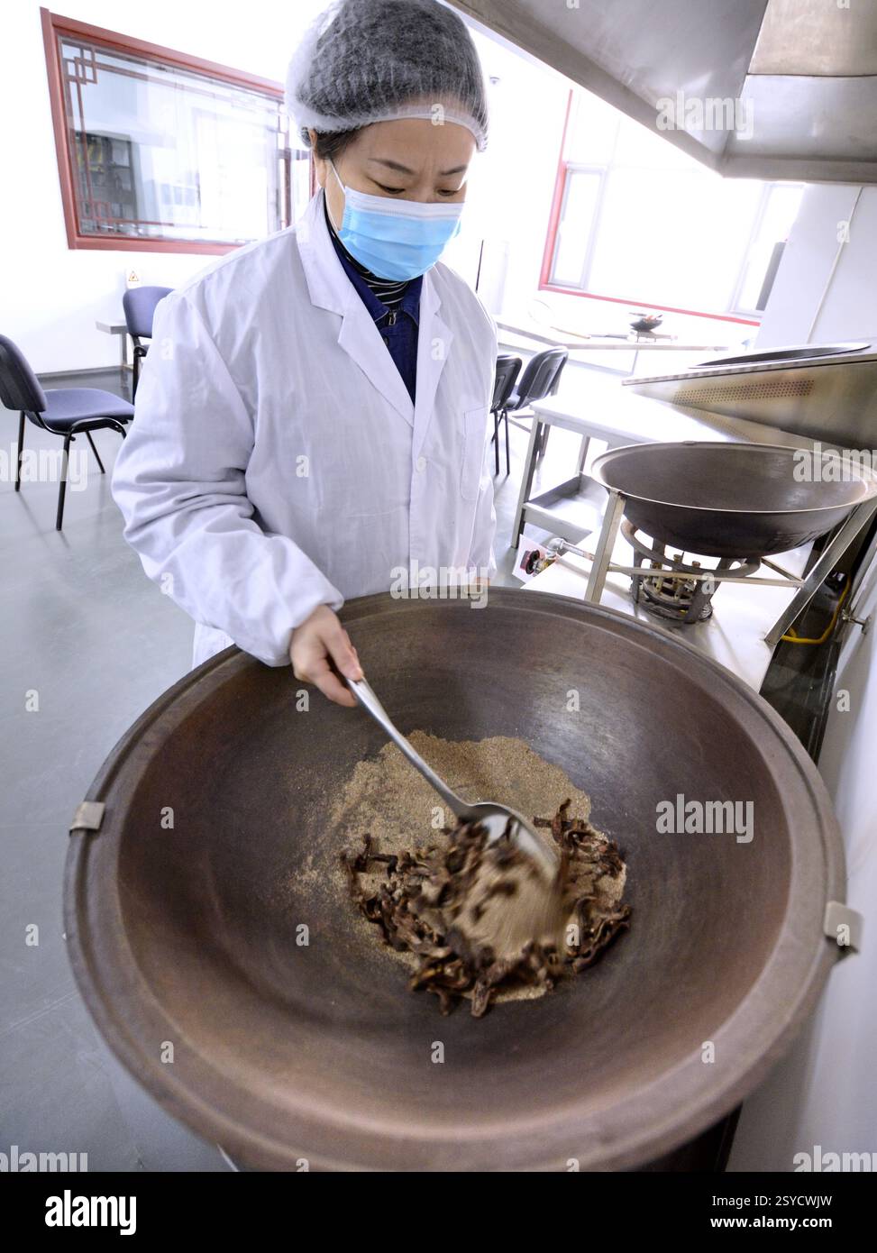 (250228) -- BEIJING, Feb. 28, 2025 (Xinhua) -- Lyu Jianyuan, an expert ...