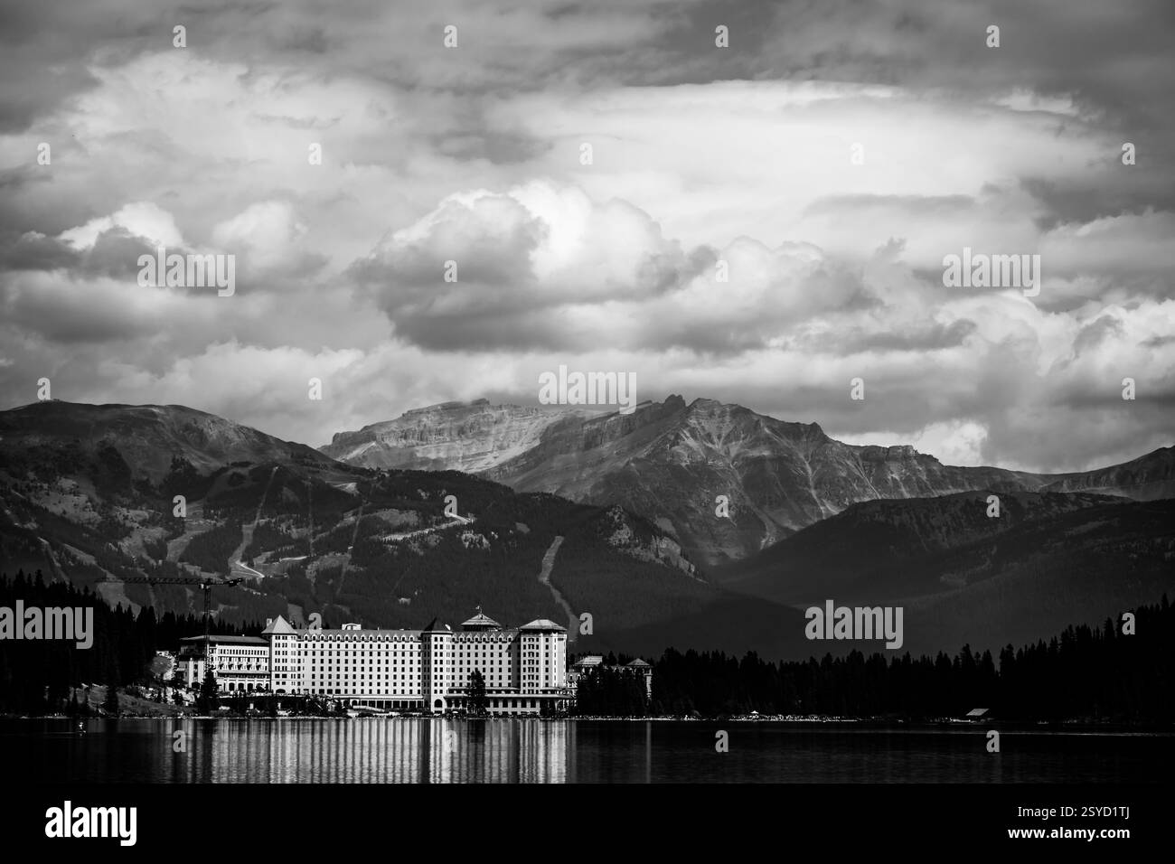 Fairmont chateau lake louise hotel Black and White Stock Photos ...