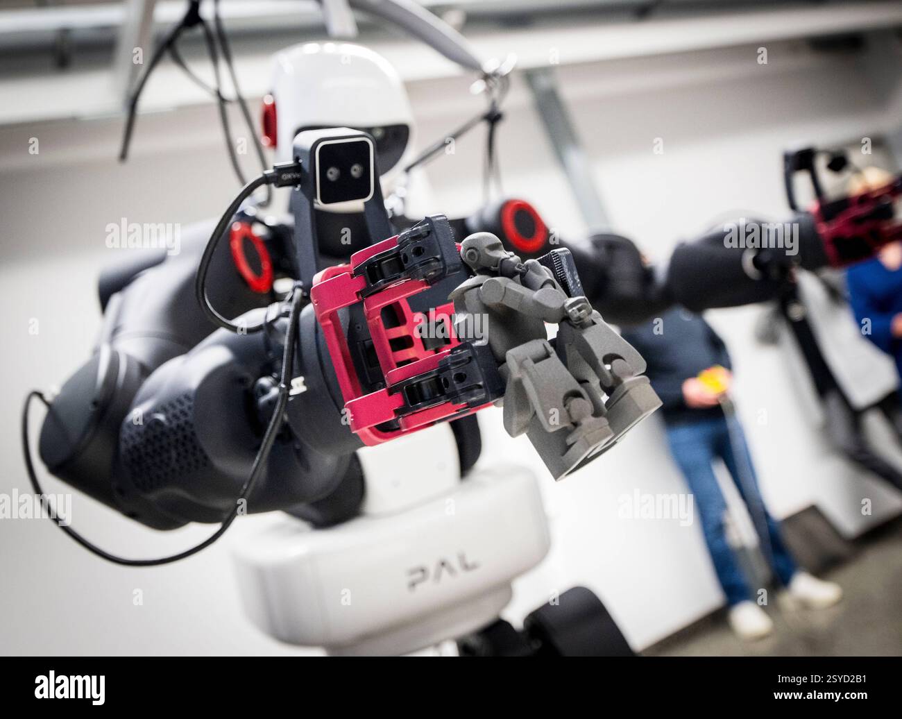 Der Humanoid-Roboter TALOS mit dem Spitznamen Hainer bei einem ...