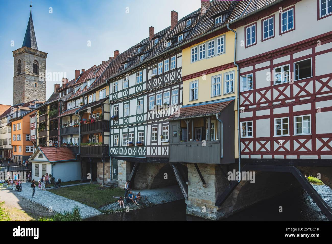 The Krämerbrücke in the historic old town of Erfurt, Thuringia, Germany ...