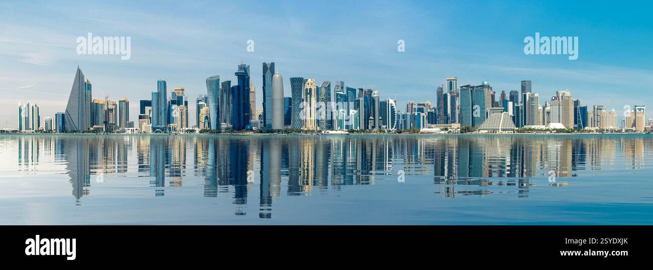 Doha qatar skyline sunset hi-res stock photography and images - Alamy