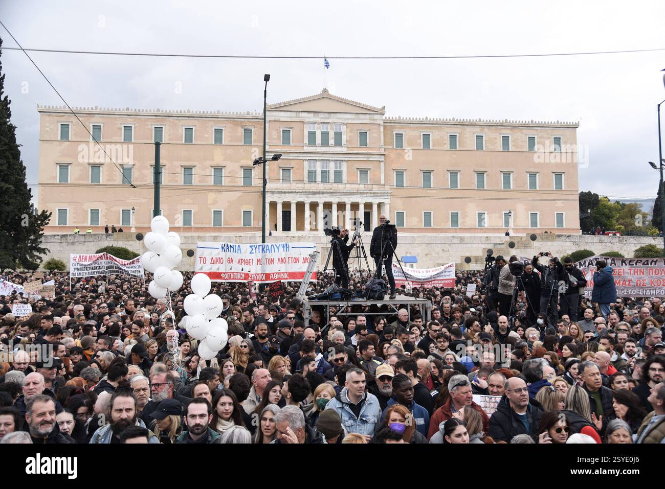 Athens Tempi Riots Greece: Massive protest in Athens on rail crash anniversary Athens ...