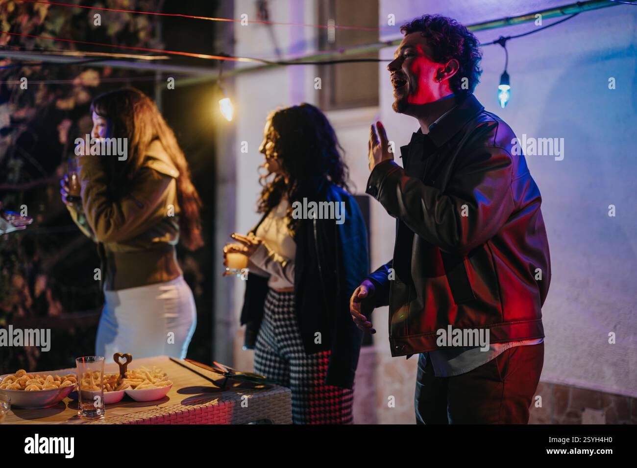 Bond chatter hi-res stock photography and images - Alamy