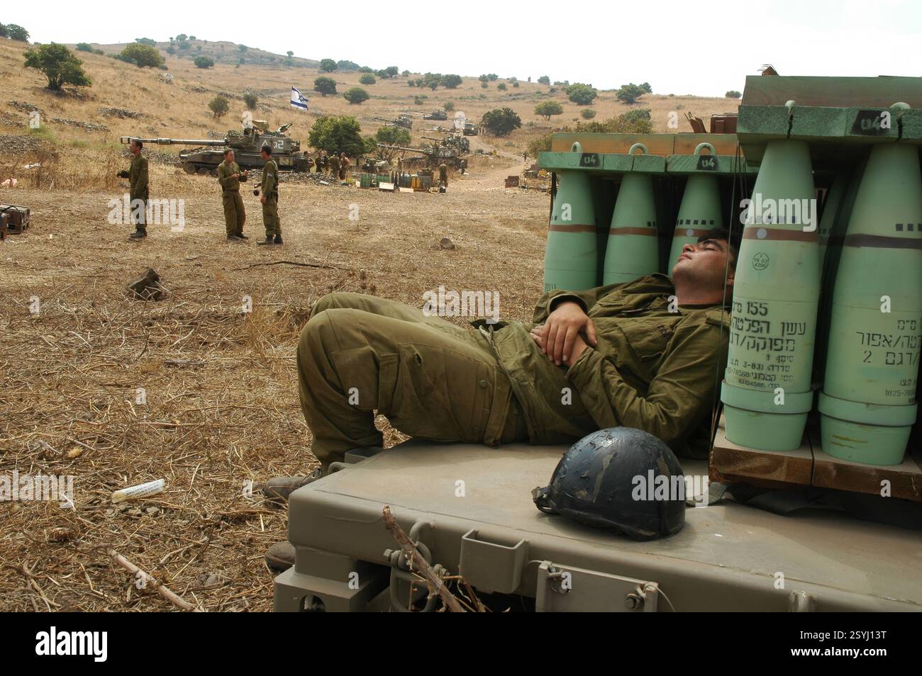 155mm artillery shells hi-res stock photography and images - Alamy