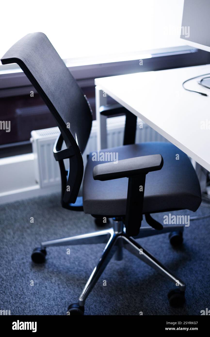 Open industrial office space hi-res stock photography and images - Alamy