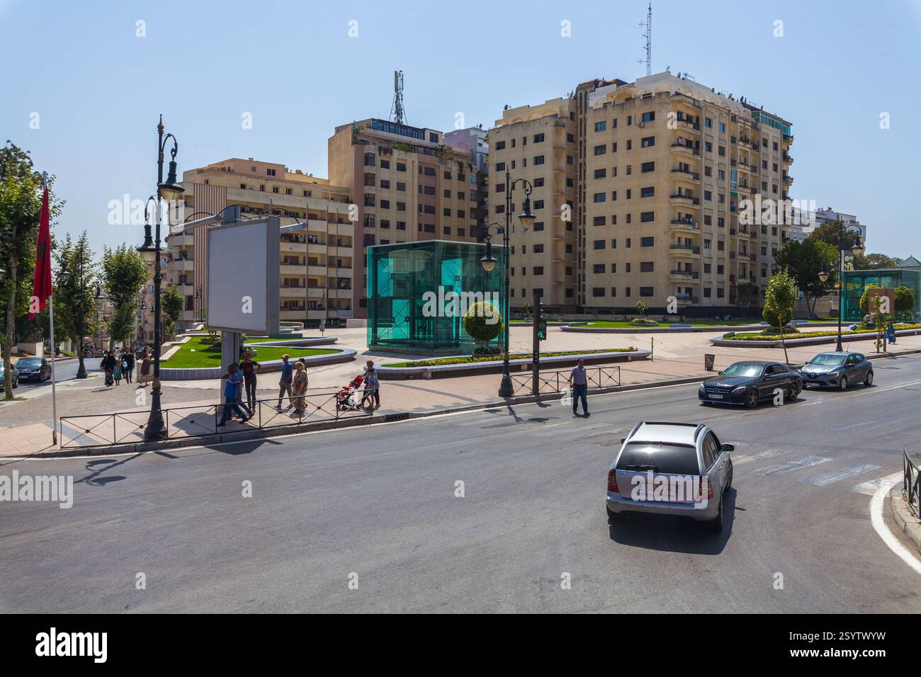 Bustling pavilion hi-res stock photography and images - Alamy