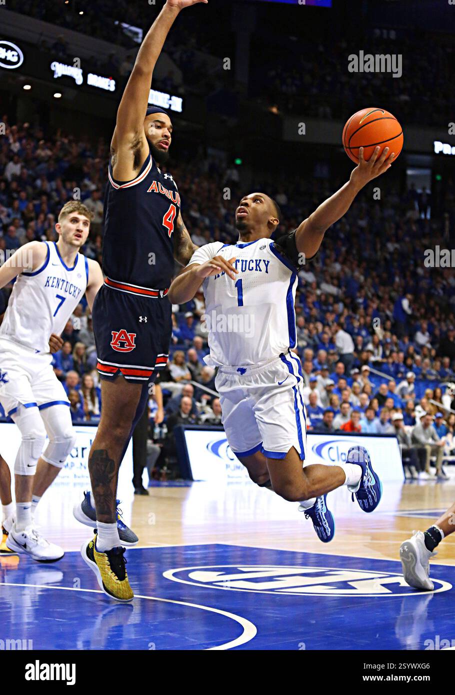 LEXINGTON, KY - MARCH 01 - Kentucky Wildcats guard Lamont Butler (1 ...